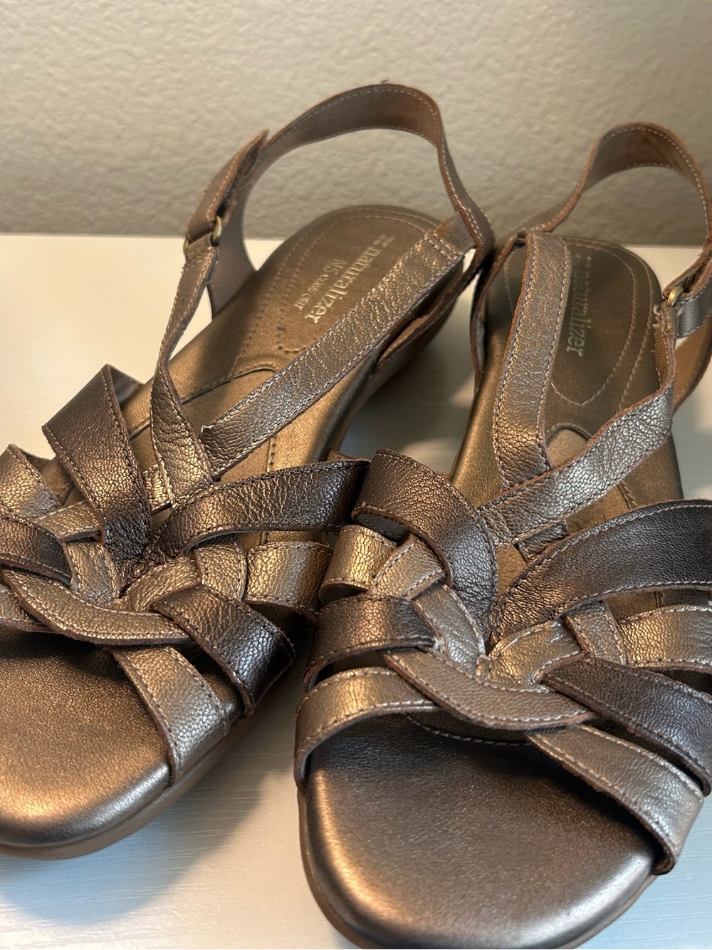 Naturalizer "Convince" Leather Comfort Sandal